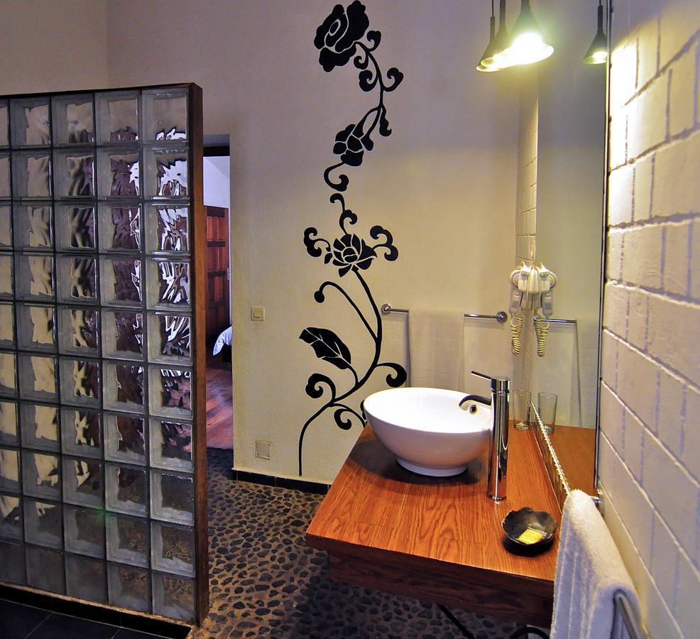 Rova Hotel Антананариву Экстерьер фото