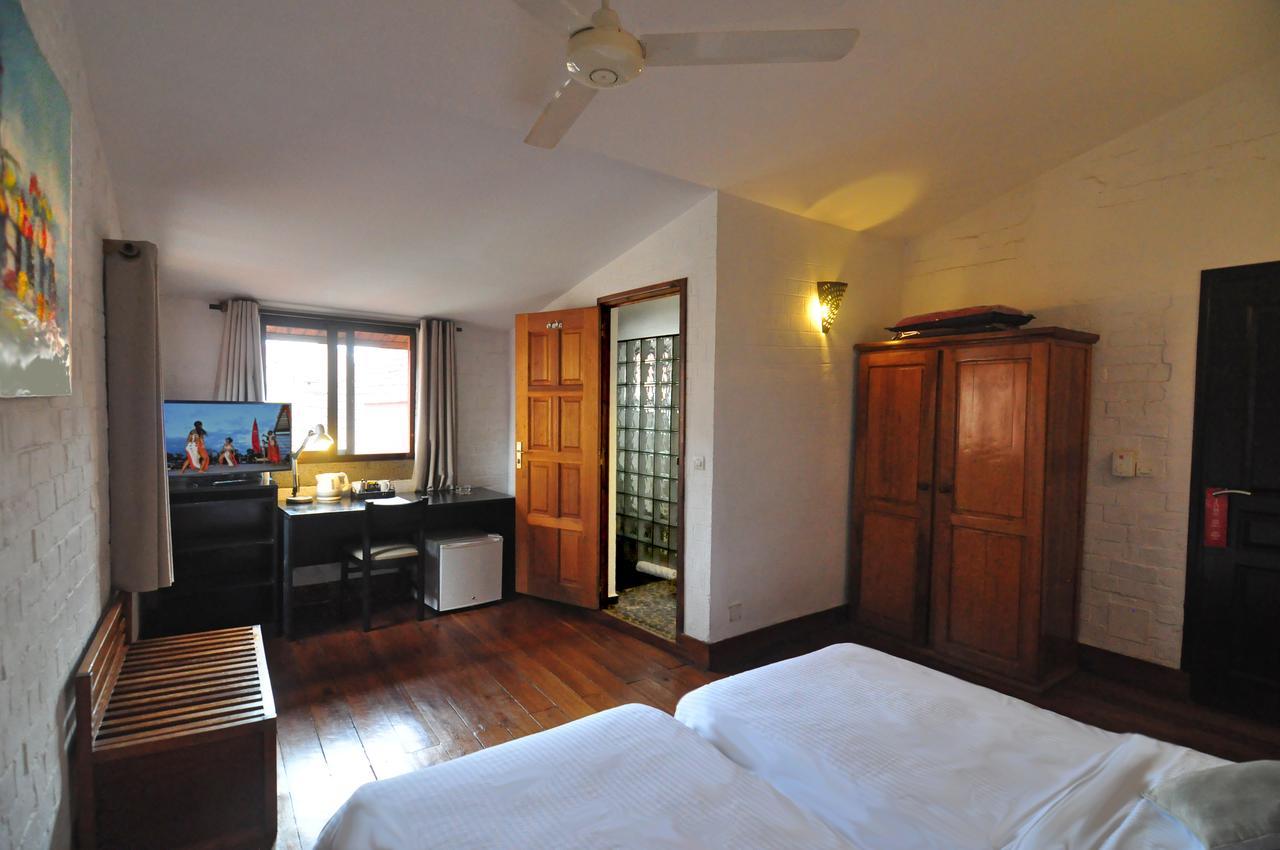 Rova Hotel Антананариву Экстерьер фото